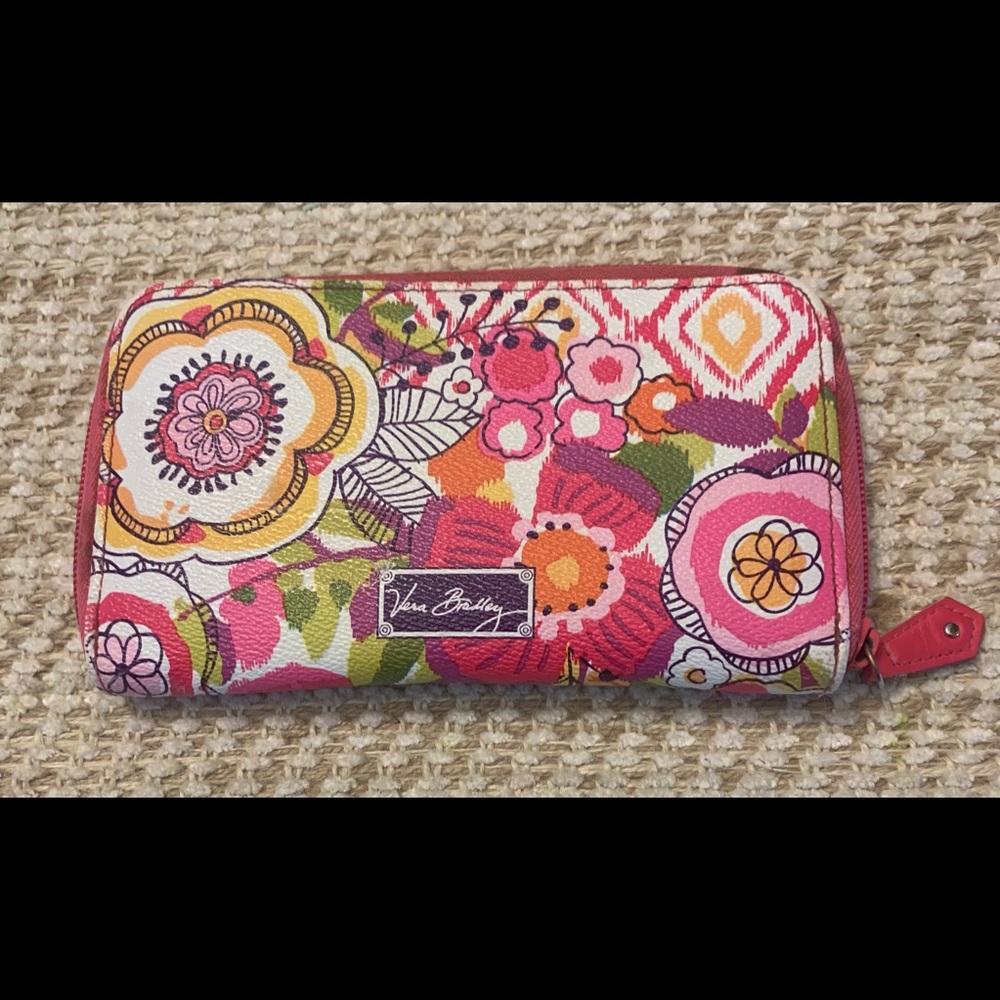 Great condition Vinyl Vera Bradley Wallet